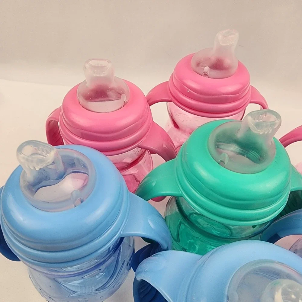 Nuby 7 Piece Grip N' Sip Clik It Sippy Cup with Lids Soft Flex Spout No Spill - Picture 4 of 5